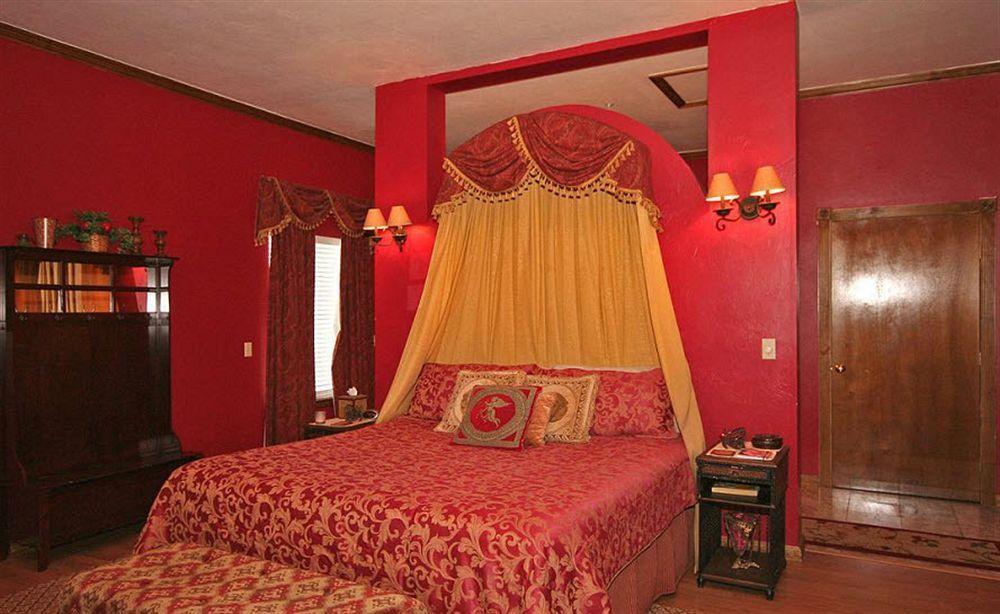 The Whispering Pines Inn นอร์แมน ภายนอก รูปภาพ
