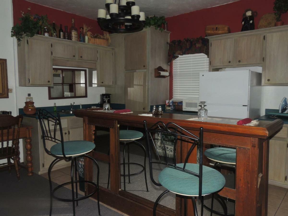 The Whispering Pines Inn นอร์แมน ภายนอก รูปภาพ