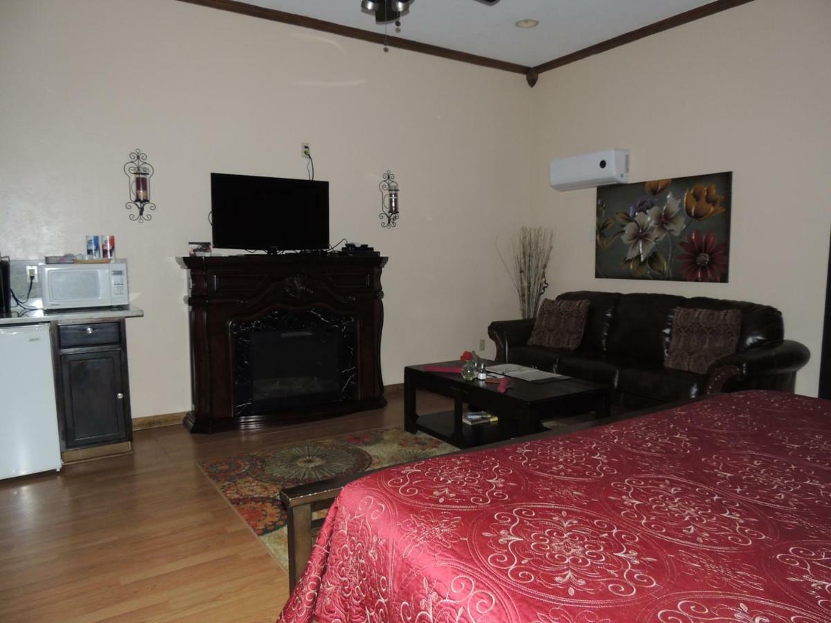 The Whispering Pines Inn นอร์แมน ภายนอก รูปภาพ