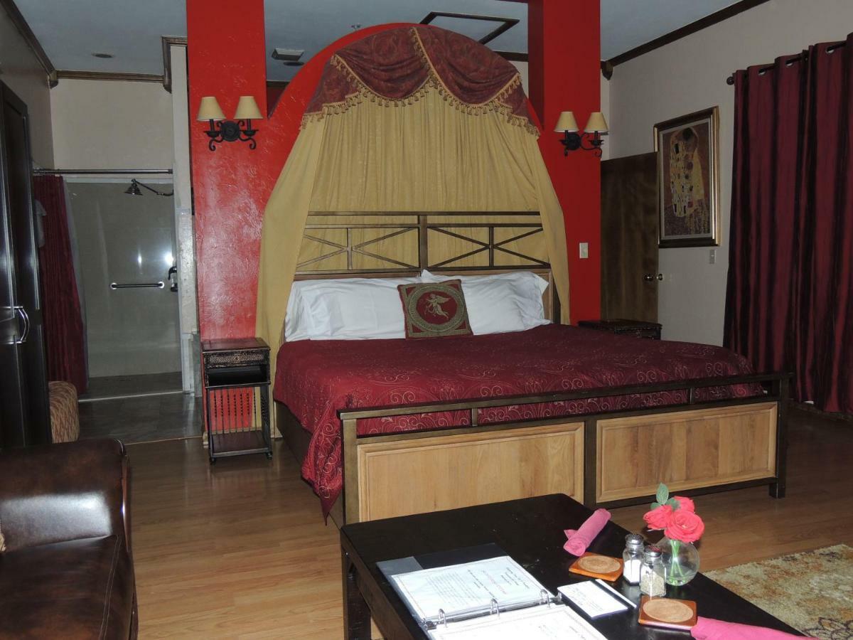 The Whispering Pines Inn นอร์แมน ภายนอก รูปภาพ