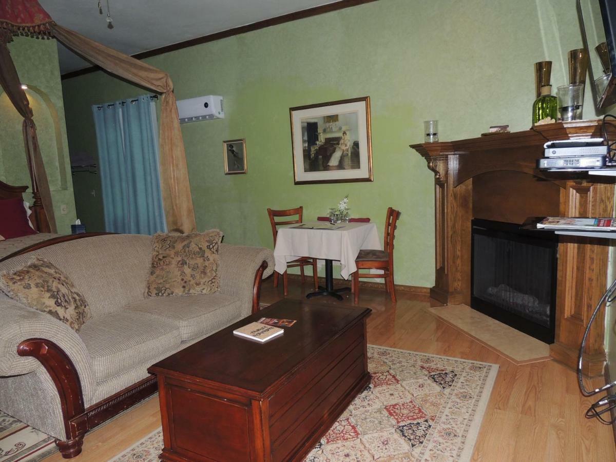 The Whispering Pines Inn นอร์แมน ภายนอก รูปภาพ