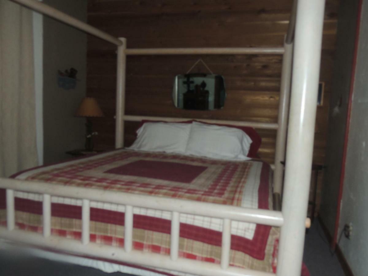 The Whispering Pines Inn นอร์แมน ภายนอก รูปภาพ
