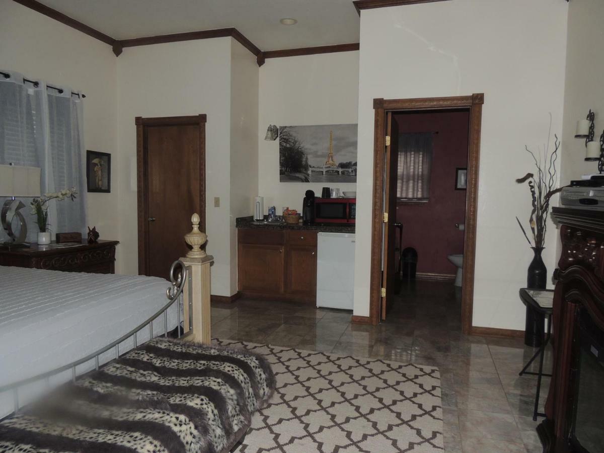 The Whispering Pines Inn นอร์แมน ภายนอก รูปภาพ