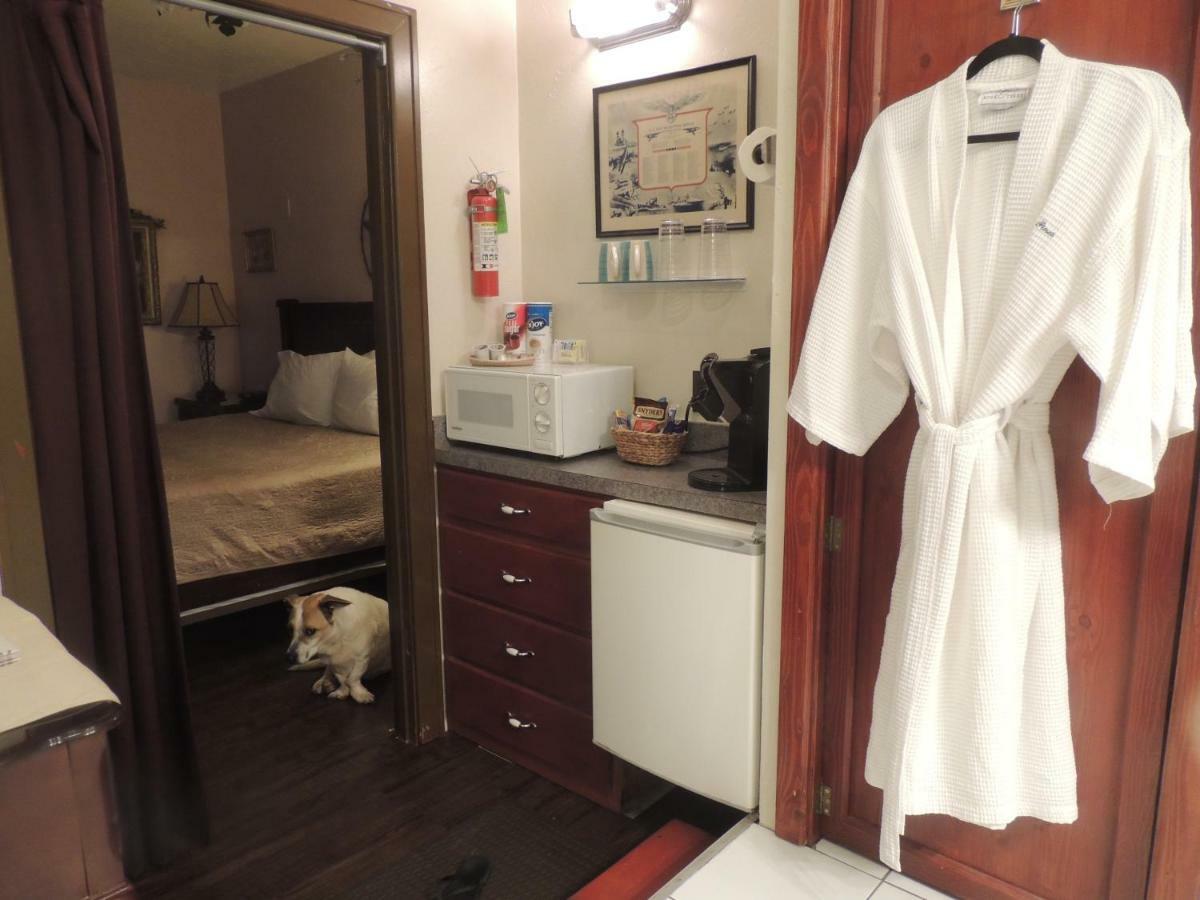 The Whispering Pines Inn นอร์แมน ภายนอก รูปภาพ